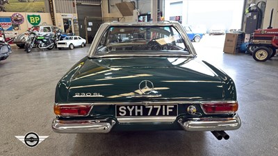 Lot 57 - 1967 MERCEDES 230