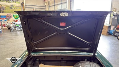 Lot 57 - 1967 MERCEDES 230