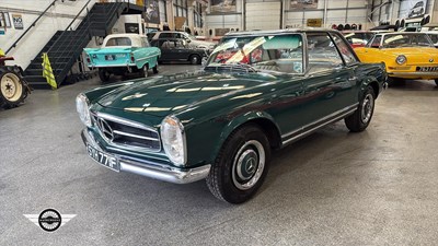 Lot 57 - 1967 MERCEDES 230
