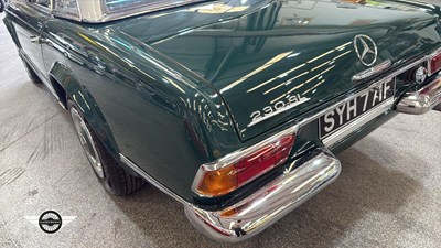 Lot 57 - 1967 MERCEDES 230