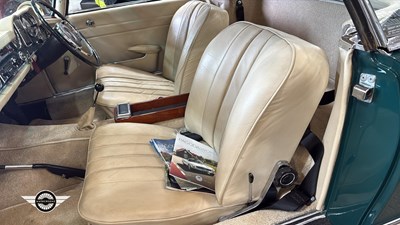 Lot 57 - 1967 MERCEDES 230