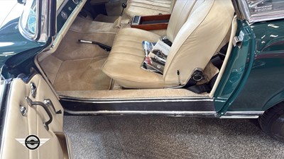 Lot 57 - 1967 MERCEDES 230