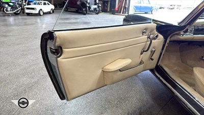 Lot 57 - 1967 MERCEDES 230