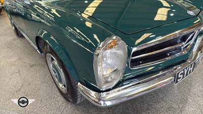 Lot 57 - 1967 MERCEDES 230