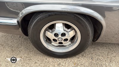 Lot 886 - 1985 JAGUAR XJS HE AUTO