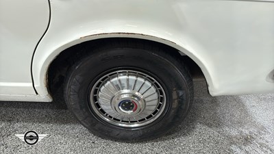 Lot 899 - 1968 FORD ZEPHYR V4