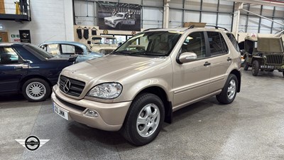 Lot 327 - 2004 MERCEDES
