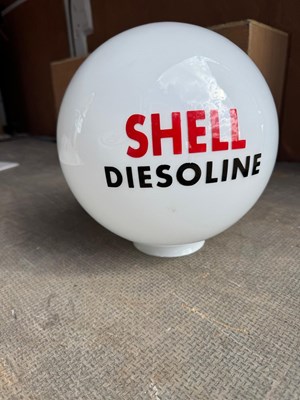Lot 697 - SHELL DIESOLINE GLASS GLOBE