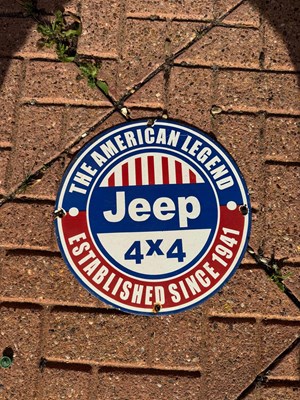 Lot 729 - JEEP 4X4 ENAMEL SIGN 12" DIA