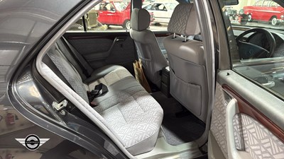 Lot 748 - 1994 MERCEDES C180 AUTO