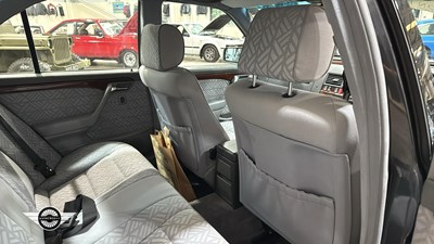 Lot 748 - 1994 MERCEDES C180 AUTO