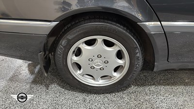 Lot 748 - 1994 MERCEDES C180 AUTO