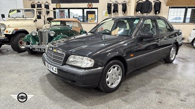 Lot 748 - 1994 MERCEDES C180 AUTO