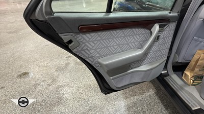 Lot 748 - 1994 MERCEDES C180 AUTO