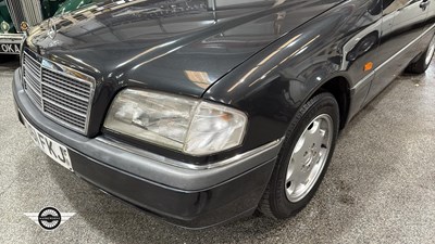 Lot 748 - 1994 MERCEDES C180 AUTO