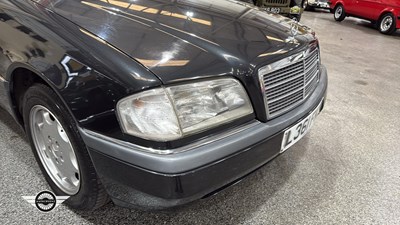 Lot 748 - 1994 MERCEDES C180 AUTO
