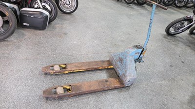 Lot 309 - HYDRAULIC PALLET TRUCK
