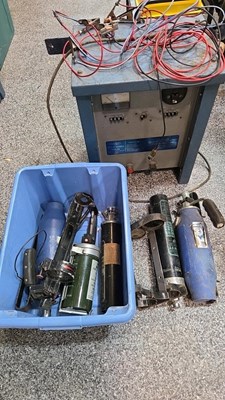 Lot 548 - BATTERY CHARGER & NUSWIFT FIRE EXTINGUISHERS