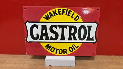 Lot 633 - WAKEFIELD CASTROL MOTOR OIL ENAMEL SIGN 14" X 10"