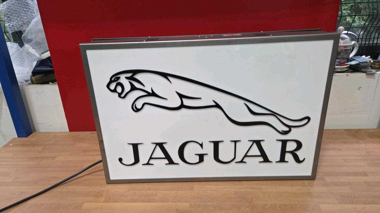 Lot 73 - JAGUAR XK120 , DOUBLE SIDED ILLUMINATED BOX SIGN 24" X 16"