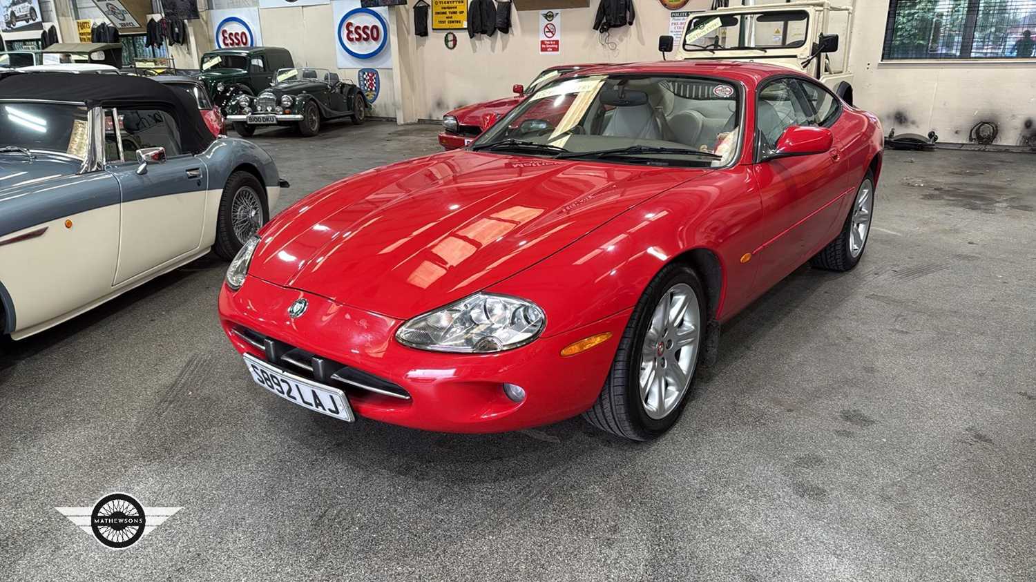 Lot 143 - 1998 JAGUAR XK8 COUPE AUTO
