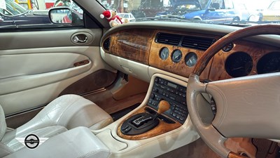 Lot 143 - 1998 JAGUAR XK8 COUPE AUTO