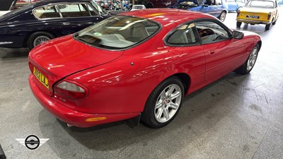 Lot 143 - 1998 JAGUAR XK8 COUPE AUTO