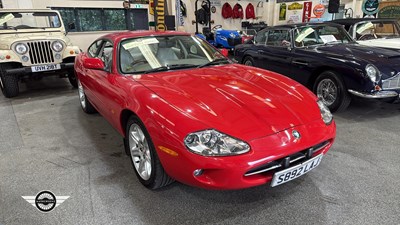 Lot 143 - 1998 JAGUAR XK8 COUPE AUTO