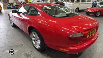 Lot 143 - 1998 JAGUAR XK8 COUPE AUTO