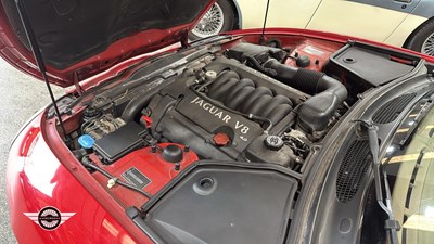 Lot 143 - 1998 JAGUAR XK8 COUPE AUTO