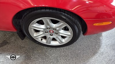 Lot 143 - 1998 JAGUAR XK8 COUPE AUTO