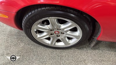 Lot 143 - 1998 JAGUAR XK8 COUPE AUTO