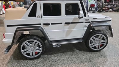 Lot 344 - MERCEDES MAYBACH G650 CHILDS ELECTRIC CAR