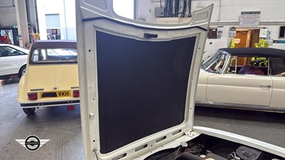 Lot 775 - 1972 TRIUMPH STAG