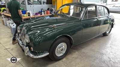 Lot 426 - 1968 JAGUAR MK II