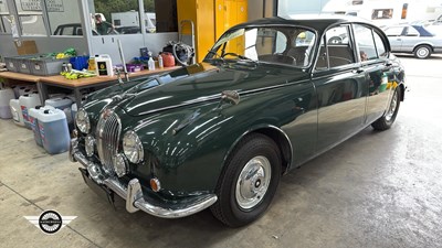 Lot 426 - 1968 JAGUAR MK II
