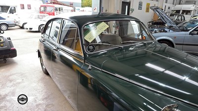 Lot 426 - 1968 JAGUAR MK II