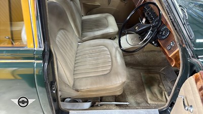 Lot 426 - 1968 JAGUAR MK II