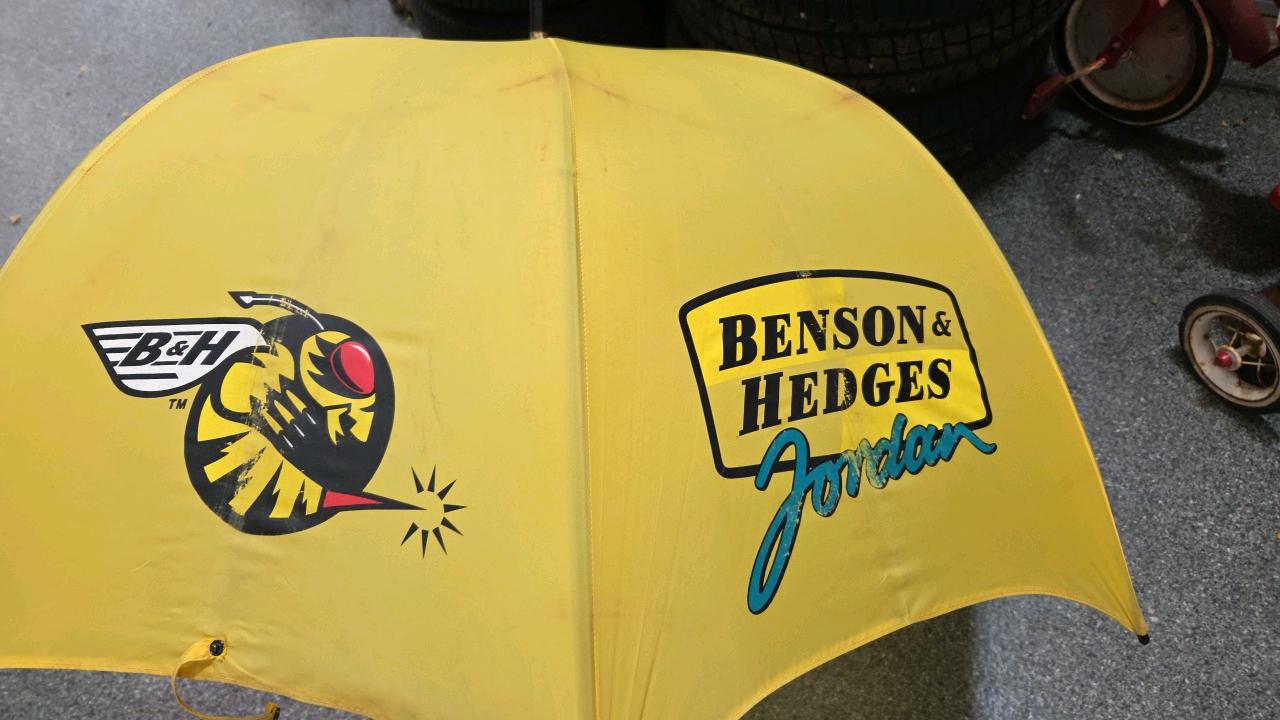 Lot 210 - JORDAN RACING UMBRELLA WITH BUZZIN HORNET