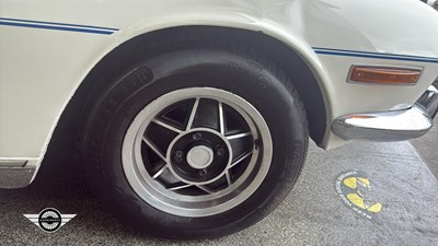 Lot 35 - 1974 TRIUMPH STAG