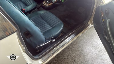 Lot 35 - 1974 TRIUMPH STAG