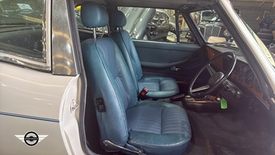 Lot 35 - 1974 TRIUMPH STAG