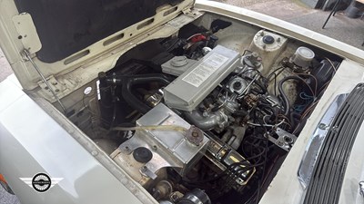 Lot 35 - 1974 TRIUMPH STAG