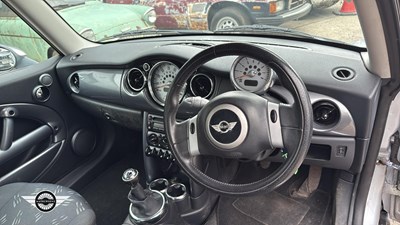 Lot 800 - 2006 MINI MINI ONE