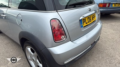 Lot 800 - 2006 MINI MINI ONE