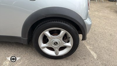 Lot 800 - 2006 MINI MINI ONE