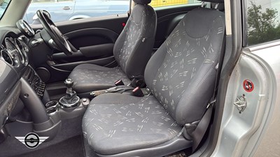Lot 800 - 2006 MINI MINI ONE