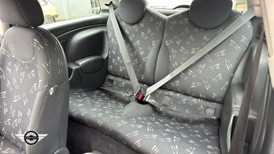 Lot 800 - 2006 MINI MINI ONE