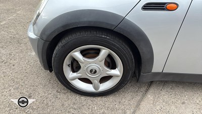 Lot 800 - 2006 MINI MINI ONE