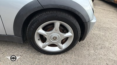 Lot 800 - 2006 MINI MINI ONE